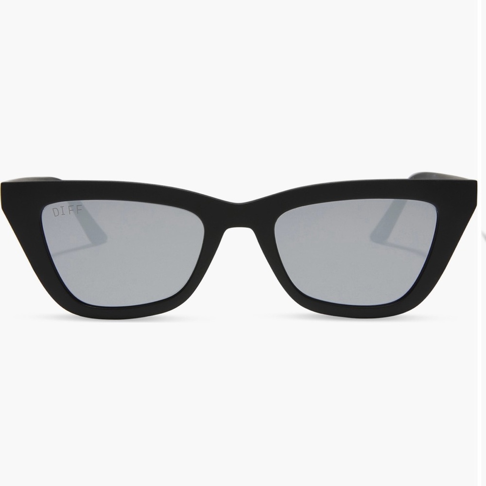 DIFF
Noelle 50mm Cat
Eye Sunglasses